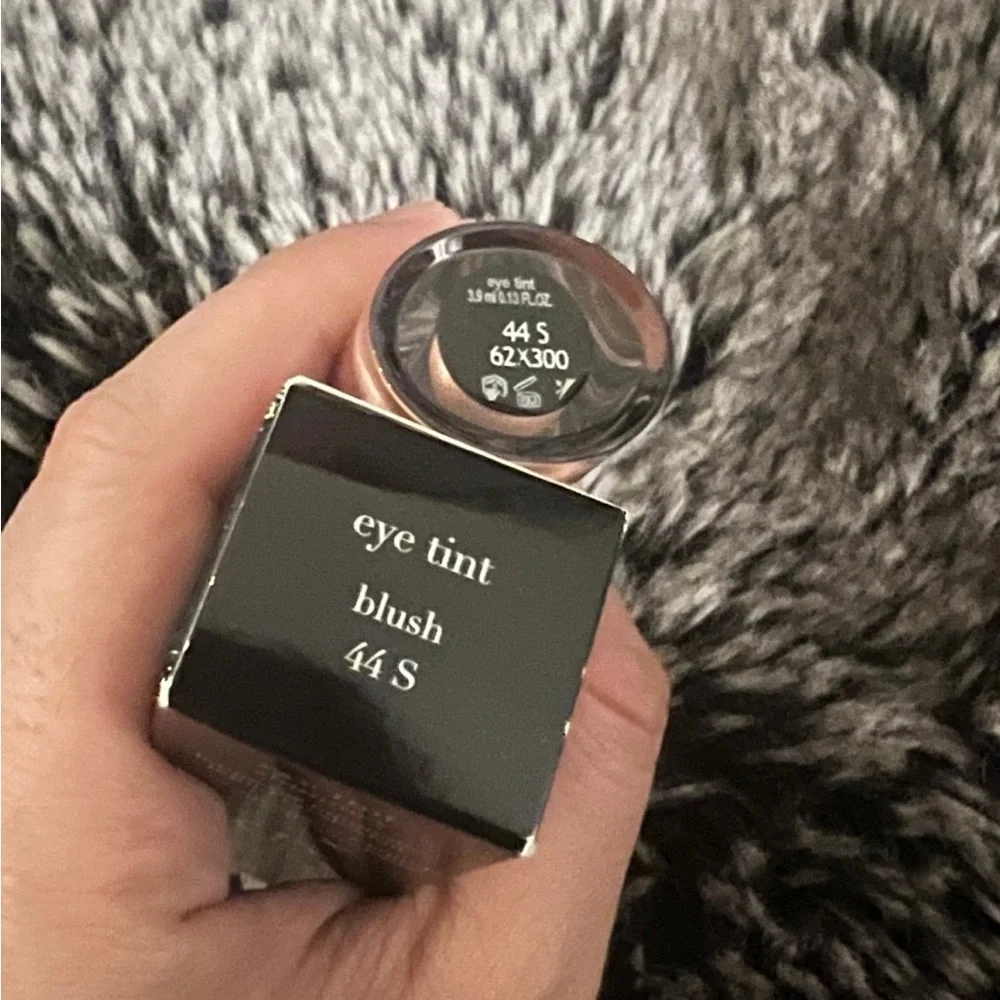 ARMANI beauty Eye Tint Longwear Liquid Eyeshadow 44S Blush